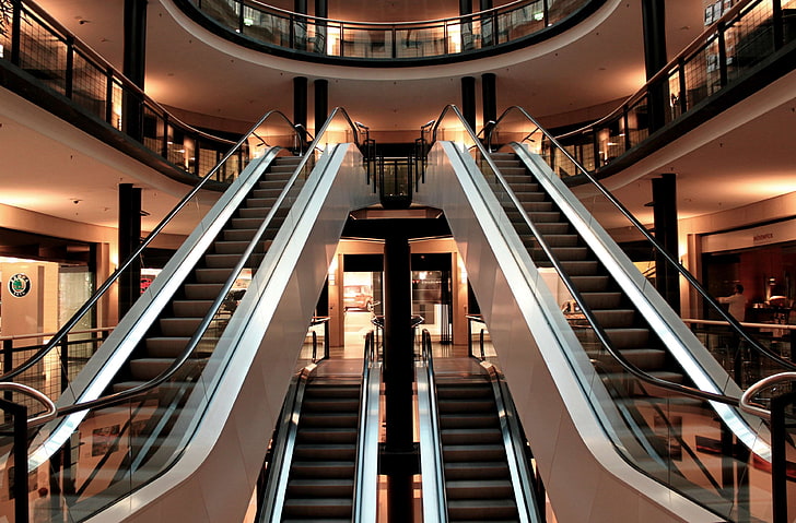 Shoppers make their way through the 313@Somerset shopping mall on Orchard  Road in Singapore Stock Photo - Alamy