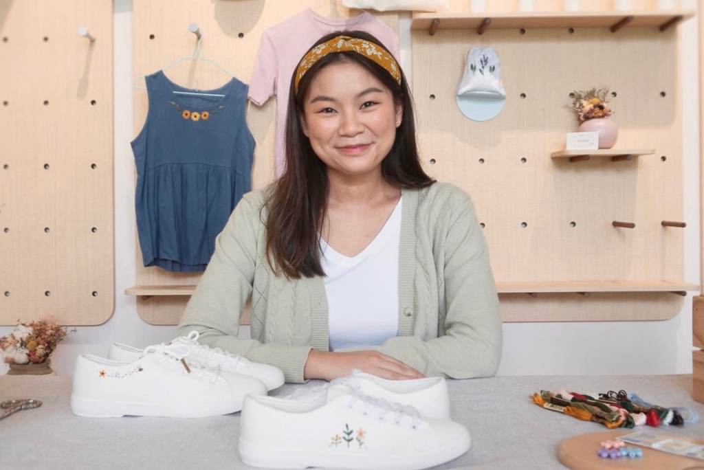 Singapore ACM Embroidery with Isabel Lim (@isabellimdesigns)