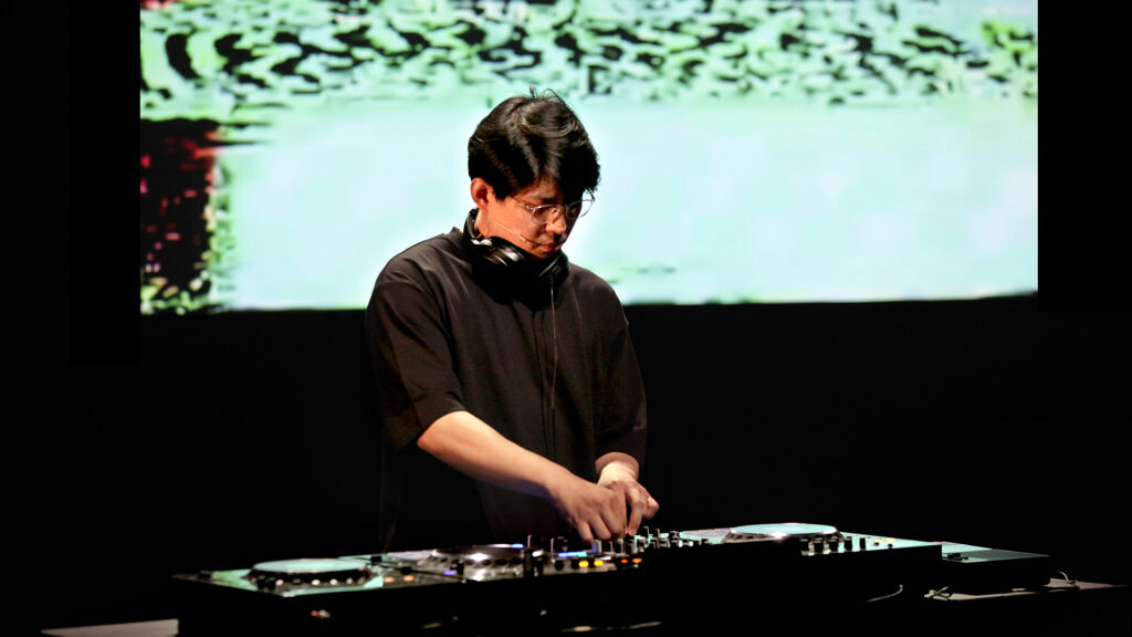 Singapore SIFA Lolling & Rolling Jaha Koo