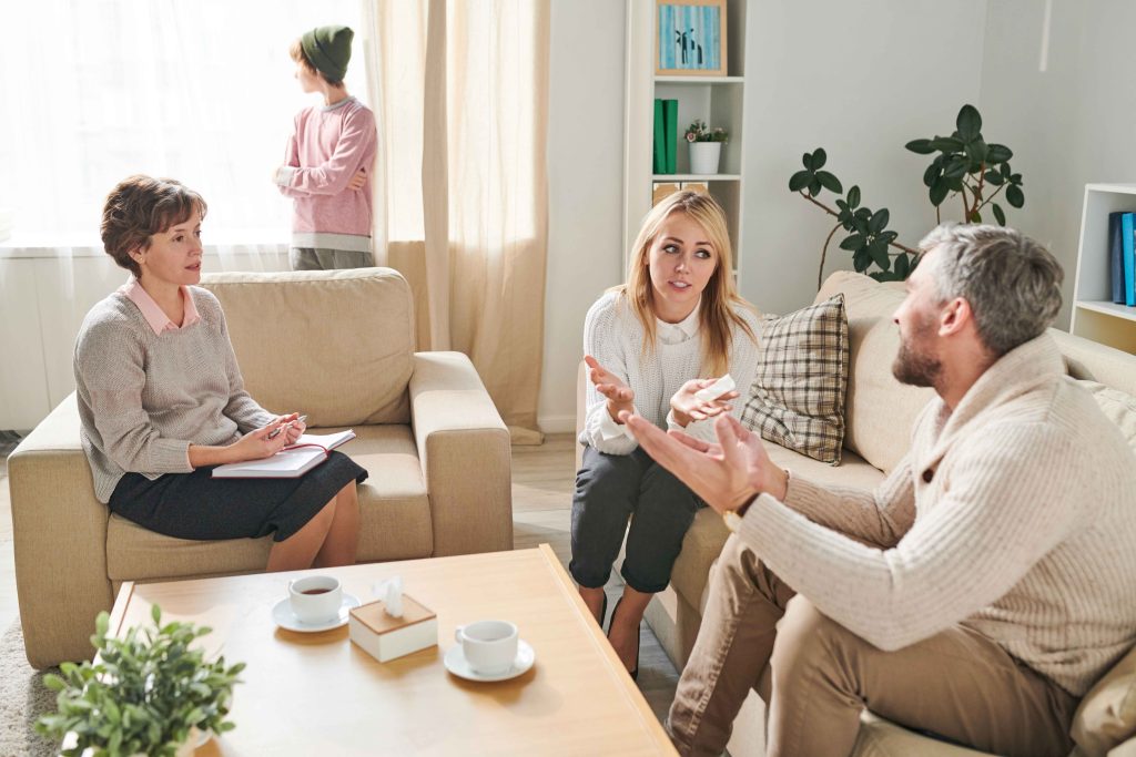 david-jowanka-expat-guide-singapore-the-psychological-challenges-of-moving-abroad-the-psychological-struggles-of-families with children